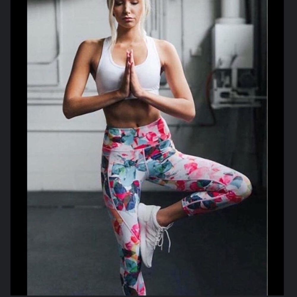 ZYIA ACTIVE Floral Light N Tight Leggings Women’s 2 - Picture 3 of 13